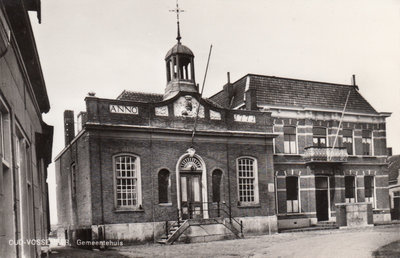 OUD-VOSSEMEER - Gemeentehuis