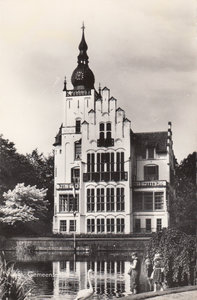 VUGHT - Gemeentehuis