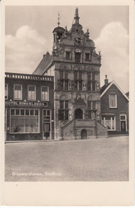 BROUWERSHAVEN - Stadhuis