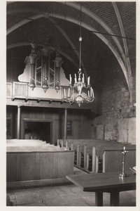 WEERSELO - Interieur met orgel Stiftskerk