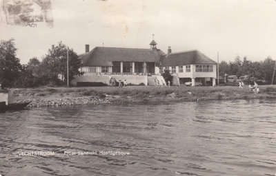 OUDLEUSEN - Vechtstroom, Front aanzicht Hoofdgebouw