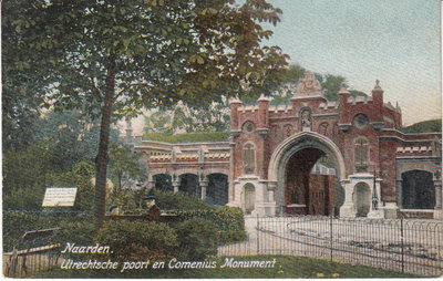 NAARDEN - Utrechtsche Poort en Comenius Monument