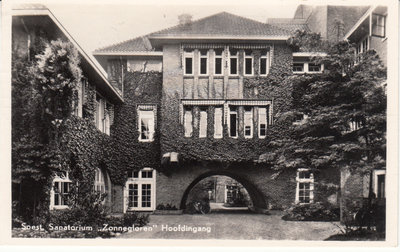 SOEST - Sanatorium Zonnegloren Hoofdingang
