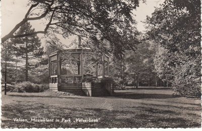 VELSEN - Muziektent in Park Velserbeek