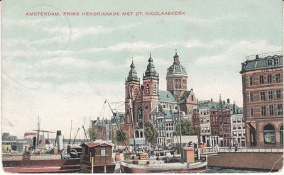 AMSTERDAM - Prins Hendrikkade met St. Nicolaaskerk