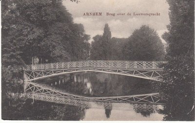 ARNHEM - Brug over de Lauwersgracht