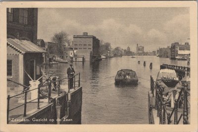 ZAANDAM - Gezicht op de Zaan