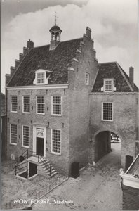 MONTFOORT - Stadhuis