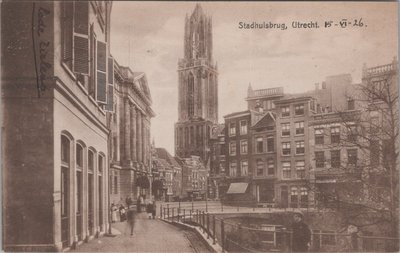 UTRECHT - Stadhuisbrug met Dom