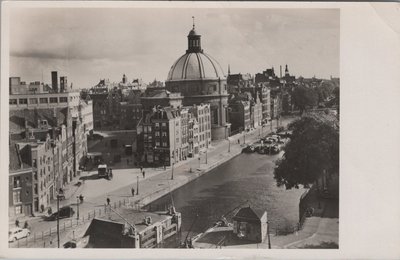 AMSTERDAM - Singel met Luth. Kerk