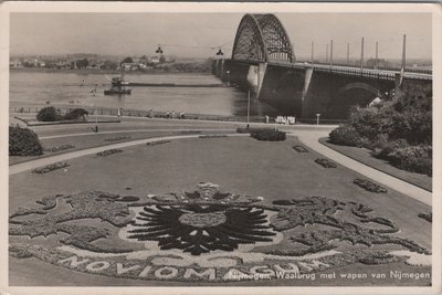 NIJMEGEN - Waalbrug met Wapen van Nijmegen
