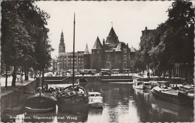 AMSTERDAM - Nieuwmarkt met Waag
