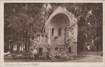 NIJMEGEN - Ruine op het Valkhof