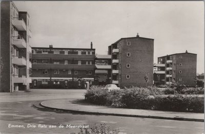 EMMEN - Drie Flats aan de Meerstraat