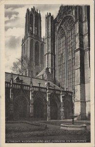 UTRECHT - Kloostergang met Domkerk en Domtoren