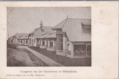 HELLENDOORN - Voorgevel van het Sanatorium
