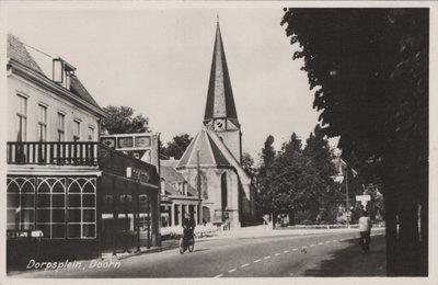 DOORN - Dorpsplein