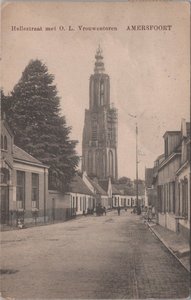 AMERSFOORT - Hellestraat met O. L. Vrouwentoren