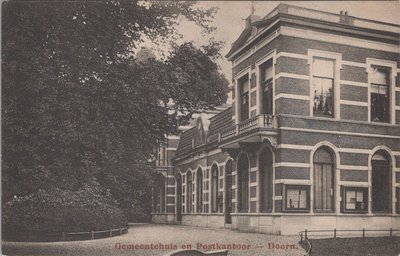 DOORN - Gemeentehuis en Postkantoor