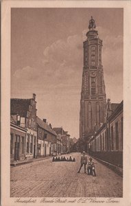 AMERSFOORT - Breede Straat met O. L. Vrouwe Toren