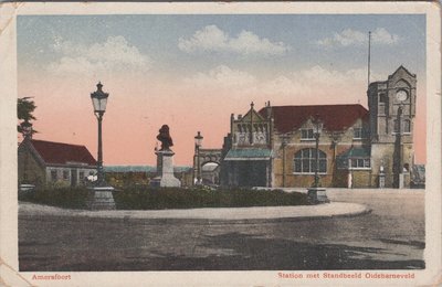 AMERSFOORT - Station met Standbeeld Oldebarneveld