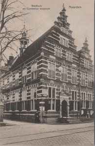 NAARDEN - Stadhuis en Comenius museum