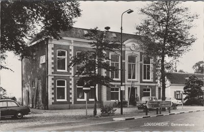 LOOSDRECHT - Gemeentehuis