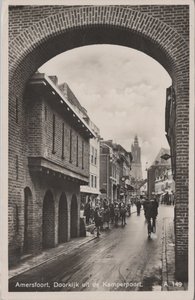AMERSFOORT - Doorkijk uit de Kamperpoort