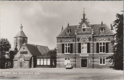 BUNNIK - Gem. Huis met N.H. Kerk