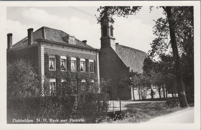 DUBBELDAM - N. H. Kerk met Pastorie