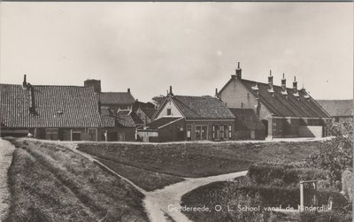 GOEDEREEDE - O. L. School vanaf de Kinderdijk