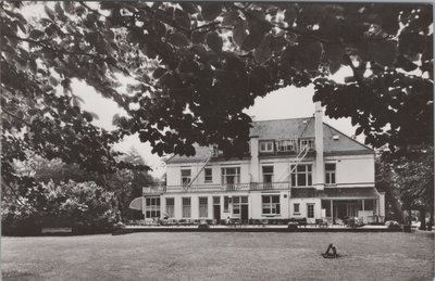 ZEIST - Rust en Herstellingsoord Sonnehaert. Achterkant met terras