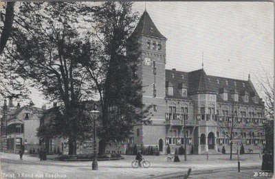 ZEIST - t Rond met Raadhuis