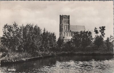 BRIELLE - Gezicht op Kerk