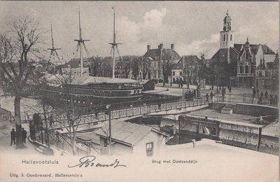 HELLEVOETSLUIS - Brug met Oostzanddijk