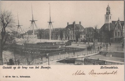 HELLEVOETSLUIS - Gezicht op de brug van het Baantje