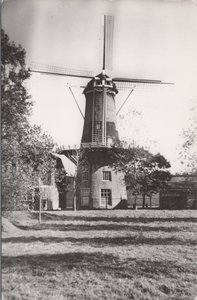 HELLEVOETSLUIS - Molen