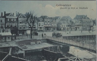 HELLEVOETSLUIS - Gezicht op Dijk en Westkade