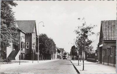 OSSENDRECHT - Gemeentehuis