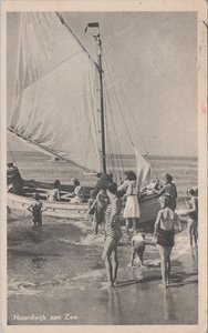 NOORDWIJK AAN ZEE - Zeilboot op strand