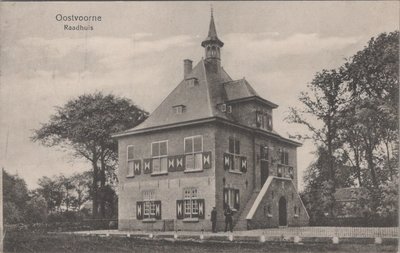 OOSTVOORNE - Raadhuis
