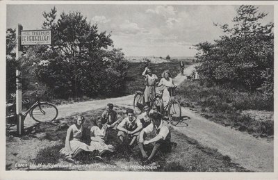 LAREN (N. H.) - Rijwielpad naar het Theehuis De Heidebloem