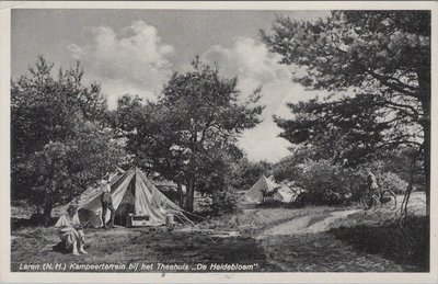 LAREN (N. H.) - Kampeersterrein bij het Theehuis De Heidebloem