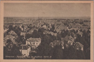 HILVERSUM - Panorama van de Raadhuis toren af