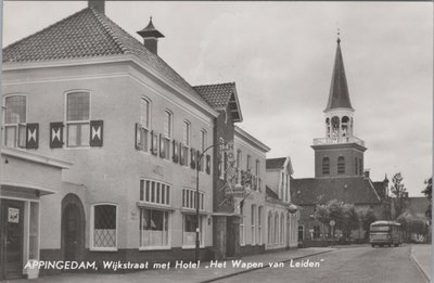 APPINGEDAM - Wijkstraat met Hotel Het Wapen van Leiden