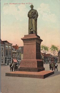 DELFT - Standbeeld van Hugo de Groot