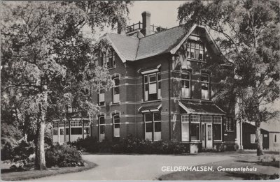 GELDERMALSEN - Gemeentehuis