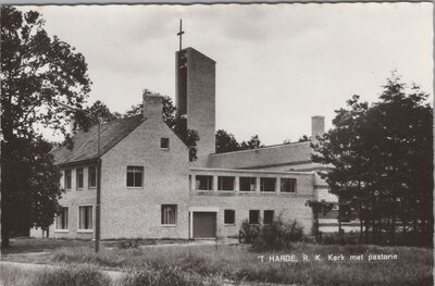 T HARDE - R. K. Kerk met Pastorie