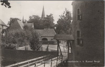 S HEERENBERG - Kijkje i. d. voorburcht v. h. Kasteel Bergh