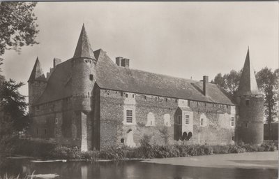 HERNEN - Kasteel Hernen (Zij en achtergevel